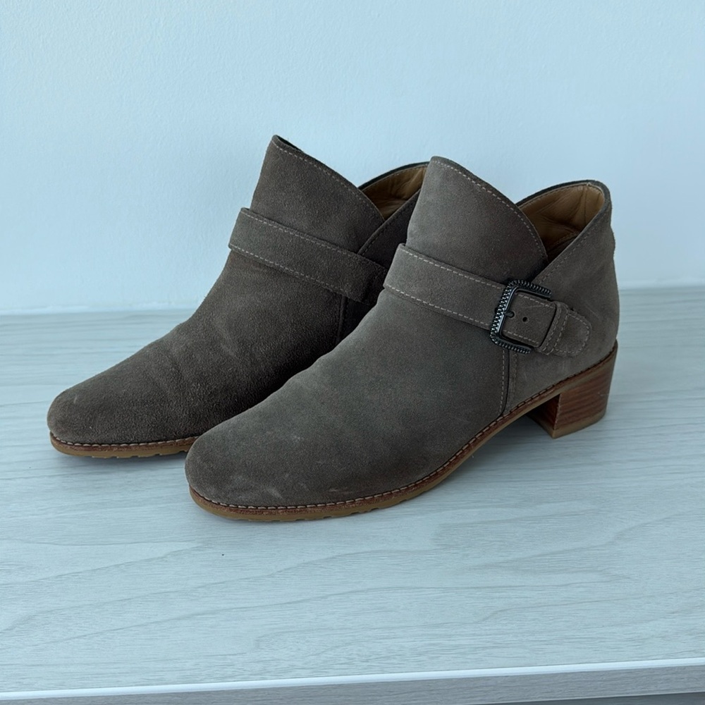 Stuart Weitzman Taupe Suede booties size 9!